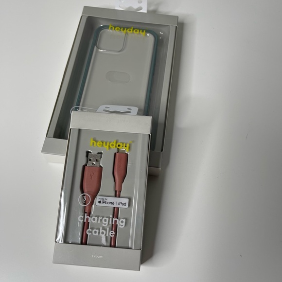 heyday Apple iPhone 12/iPhone 12 Pro Case. heyday USB-A Round Cable - Picture 10 of 11